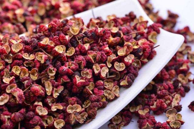 花椒干燥,高溫除濕機排濕提高含金量